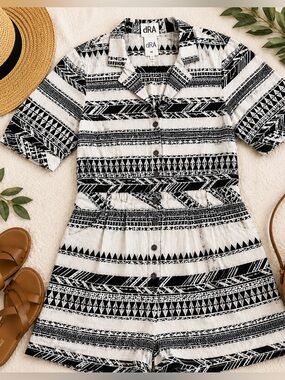 Anthropologie dRA Los Angeles Tribal Print Cotton Romper M Black White Boho